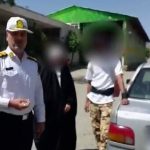 نشستن یک زن بر روی سقف پراید در حال حرکت + فیلم