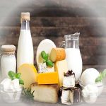 شیر برای سالمند مفیده؟+ معرفی فواید همراه با محدودیت های آن