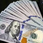 پیش بینی افزایش قیمت دلار به ۱۳۰ هزار تومان تا دی‌ماه