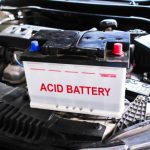 چرا خودروها هنوز از باتری‌های سرب-اسید استفاده می‌کنند؟