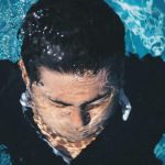 مردی نزدیک به ۳۰ دقیقه نفس خود را زیر آب حبس کرد و رکورد جهانی را شکست