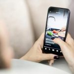 فاجعه اسکرول کردن در اینستاگرام؛ چه بلایی سر مغزمان می‌آورد؟