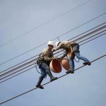 علت استفاده از توپ‌های رنگی روی کابل‌های برق چیست؟